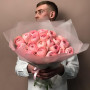 Букет: 21 розовый ранункулюс фото 4