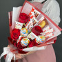 Букет из конфет KINDER и красные розы